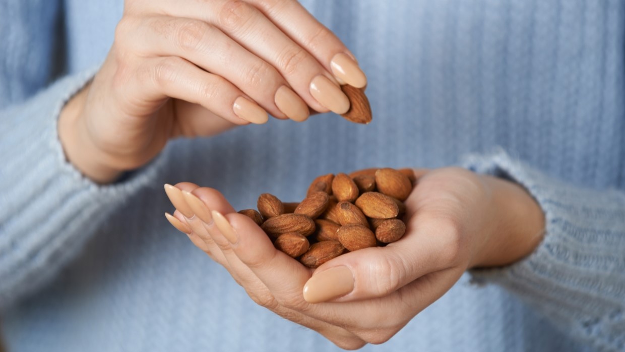 Une nouvelle étude révèle que la consommation d’amandes améliore le niveau de certaines hormones régulatrices de l’appétit chez des adultes en surpoids et obèses