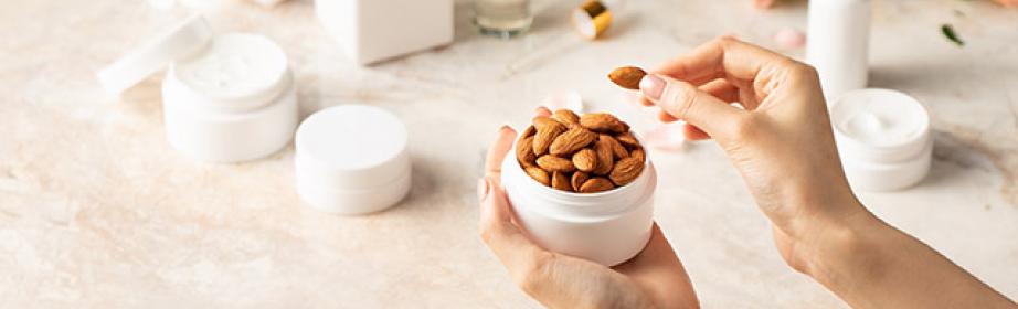 La beauté vient de l&#039;intérieur : une étude pilote explore les effets de la consommation quotidienne d&#039;amandes sur les rides du visage